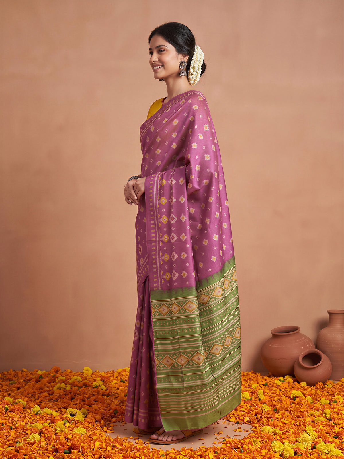 Magenta Silk Blend saree – detail view 2