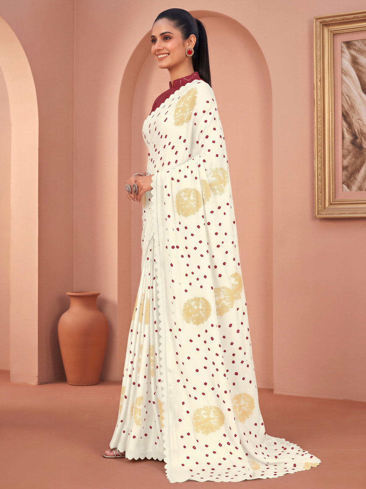 White Chiffon saree – detail view 3