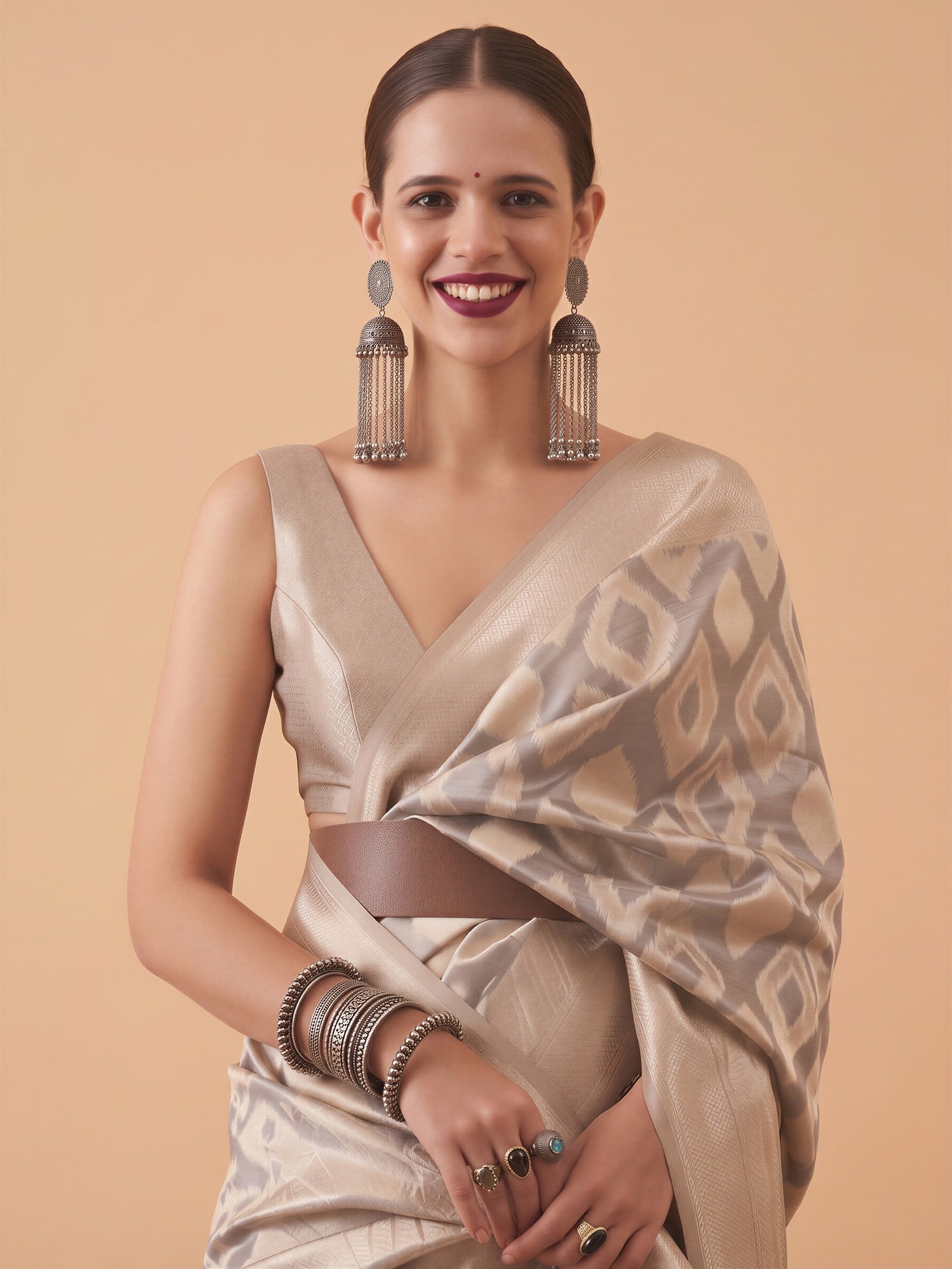 Beige Tissue saree – detail view 3