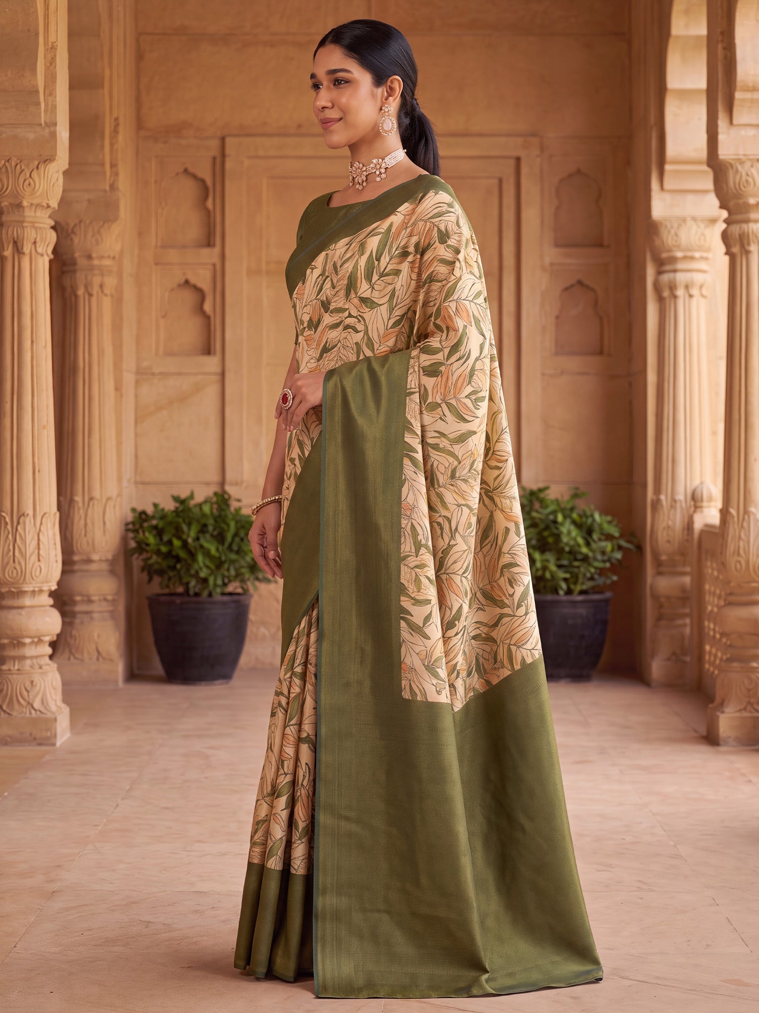 Cream Silk Blend saree – detail view 2