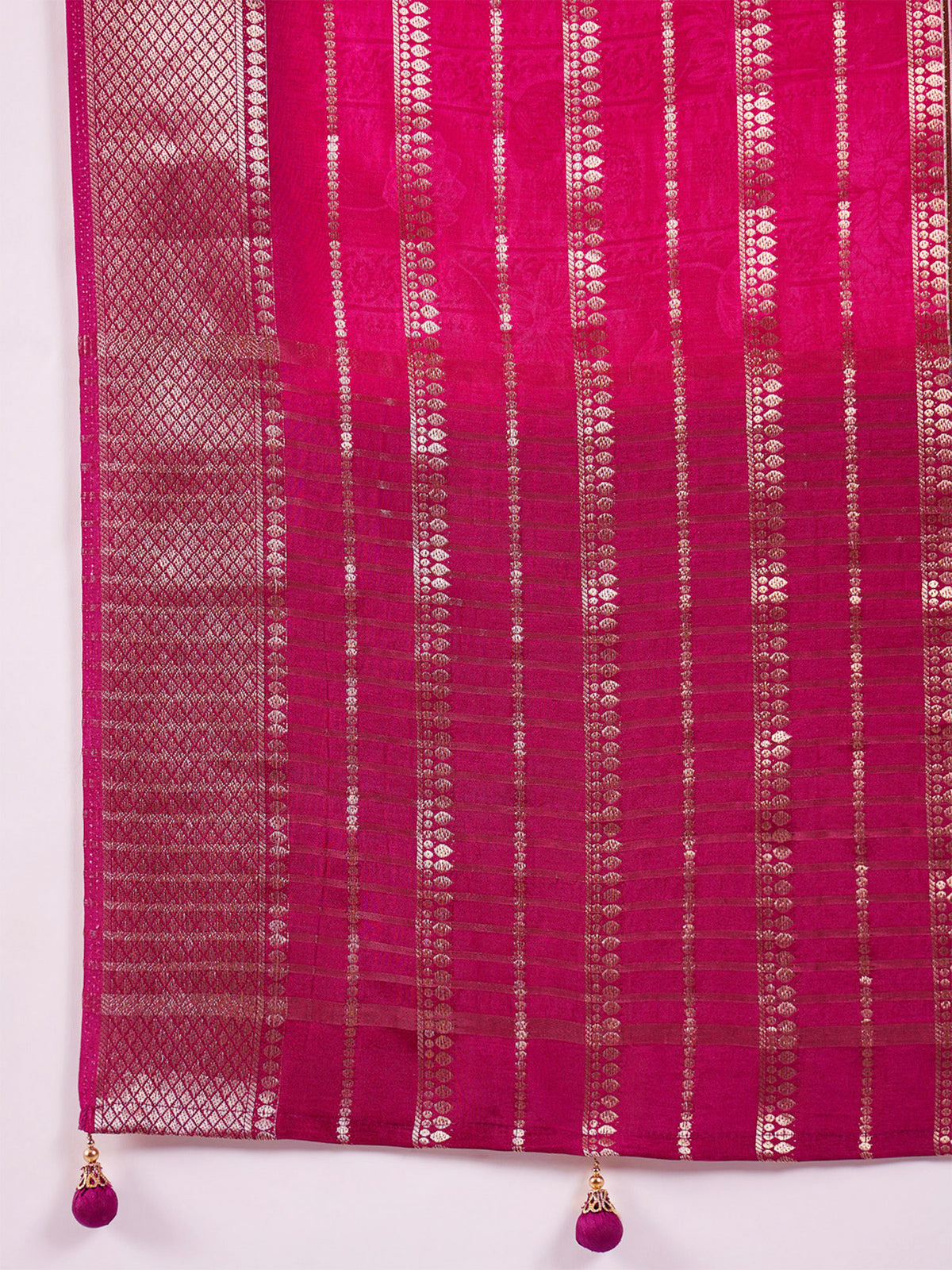 Pink Viscose Silk saree – detail view 5