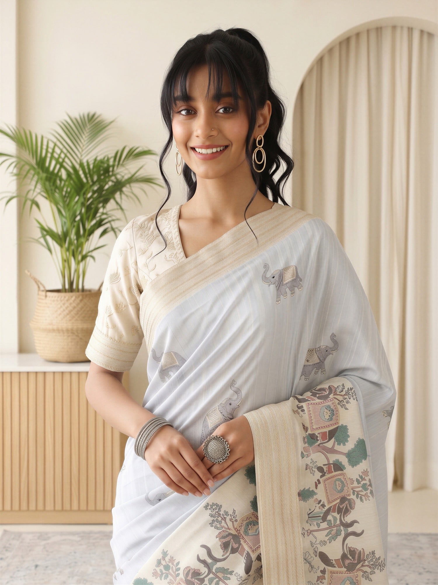 Grey Silk Blend saree – detail view 3