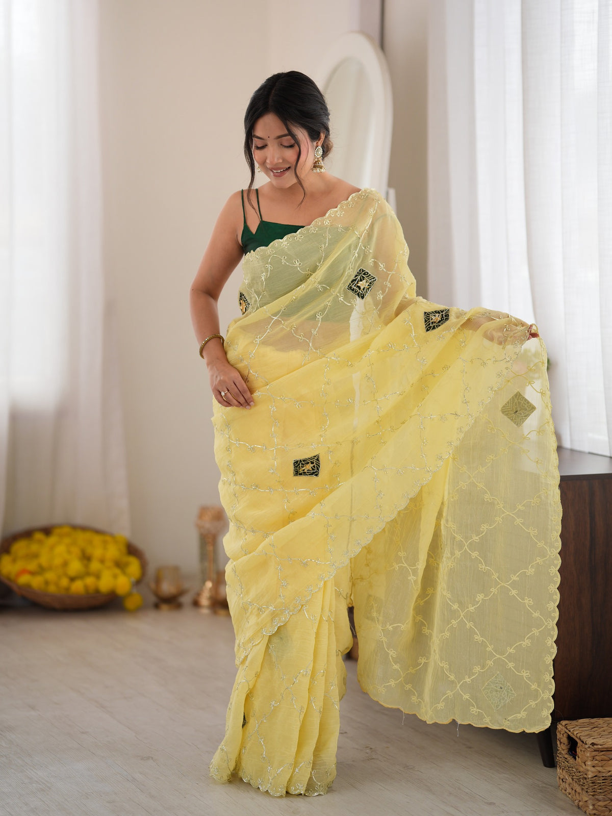 Yellow Paper Silk saree – detail view 1