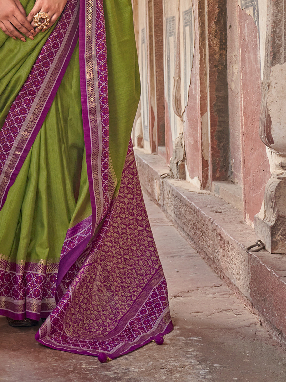 Green Silk Blend saree – detail view 4