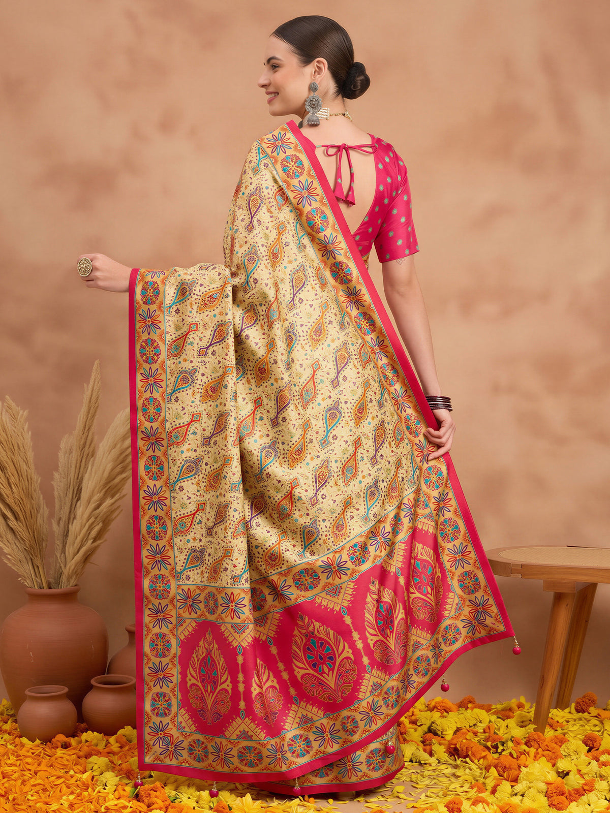 Pink Silk Blend saree – detail view 1