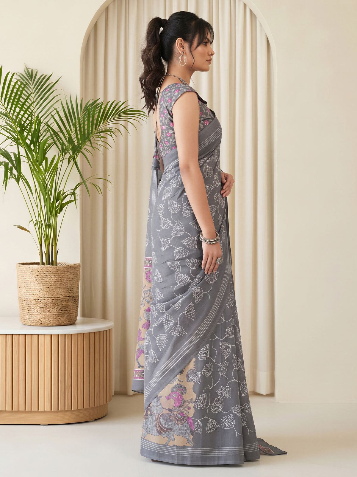 Grey Linen Blend saree – detail view 2