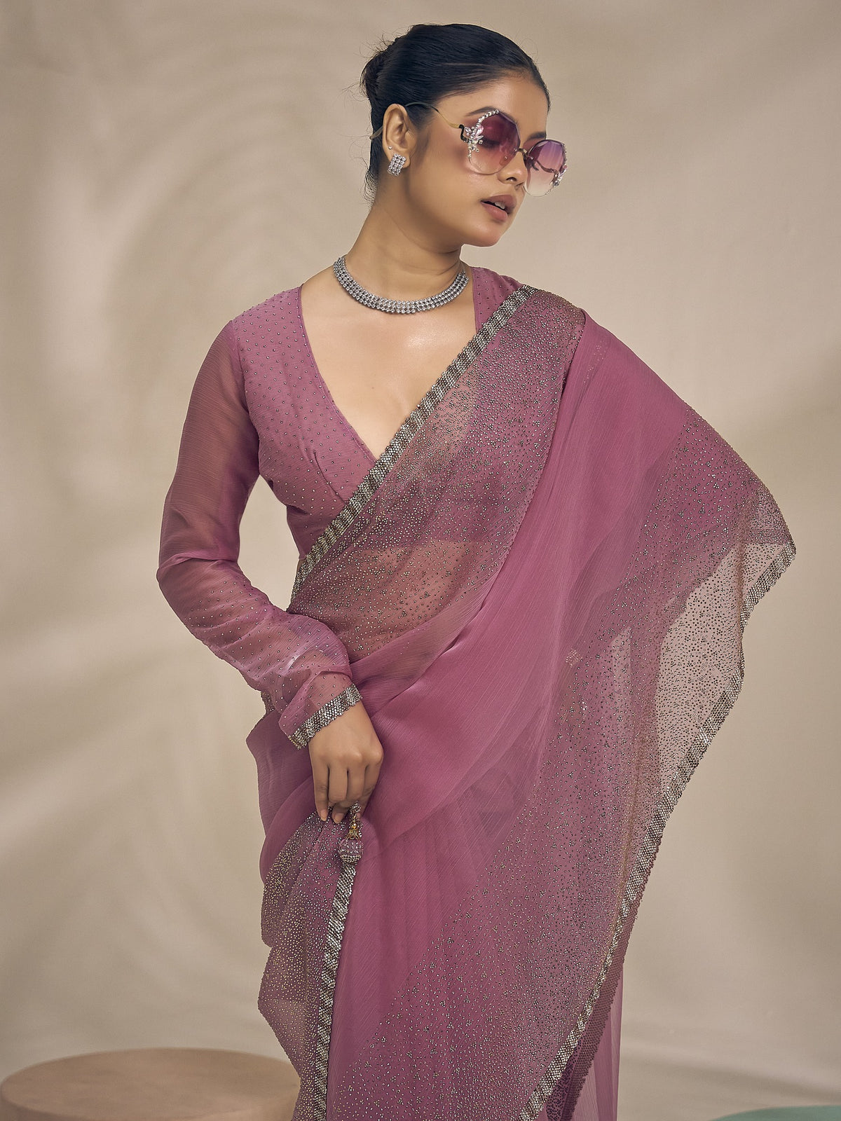 Mauve chiffon saree view 3