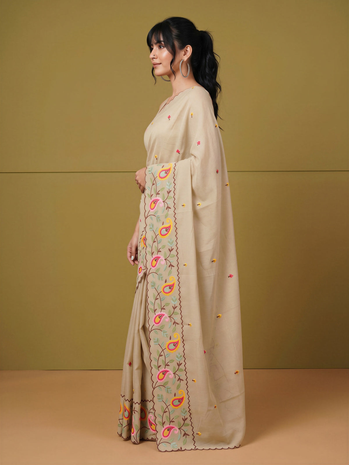 Beige Georgette saree – detail view 1