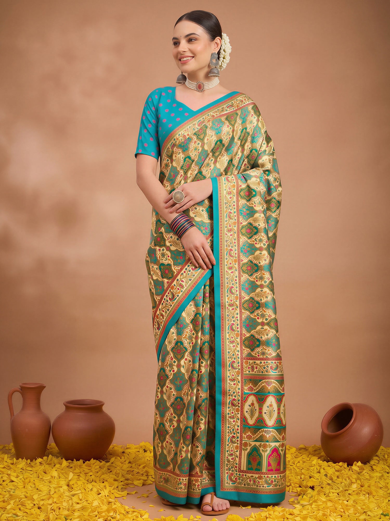 Cream Silk Blend saree – detail view 3