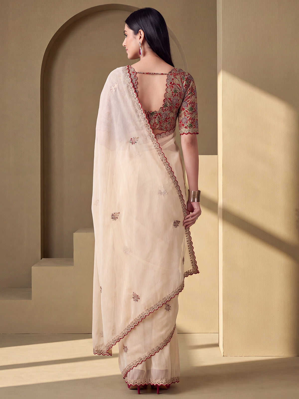 Cream Tissue saree – detail view 1