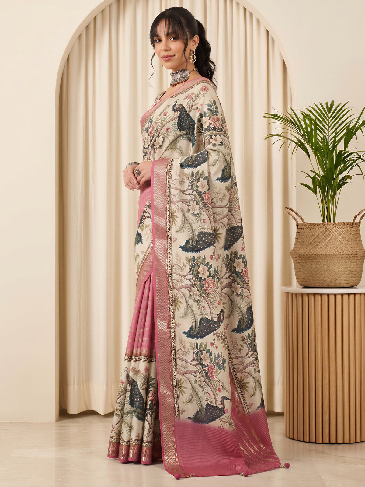 Pink Viscose Silk saree – detail view 2