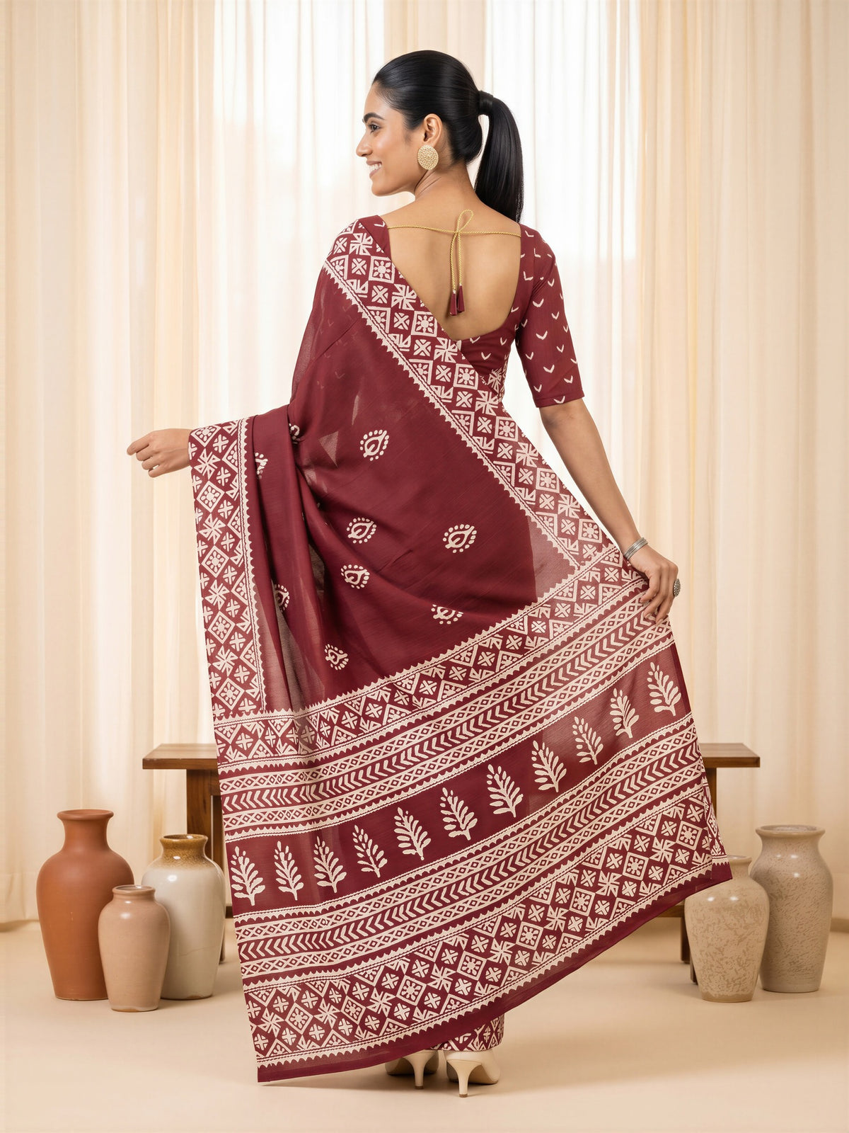 Maroon Cotton Blend saree – detail view 1