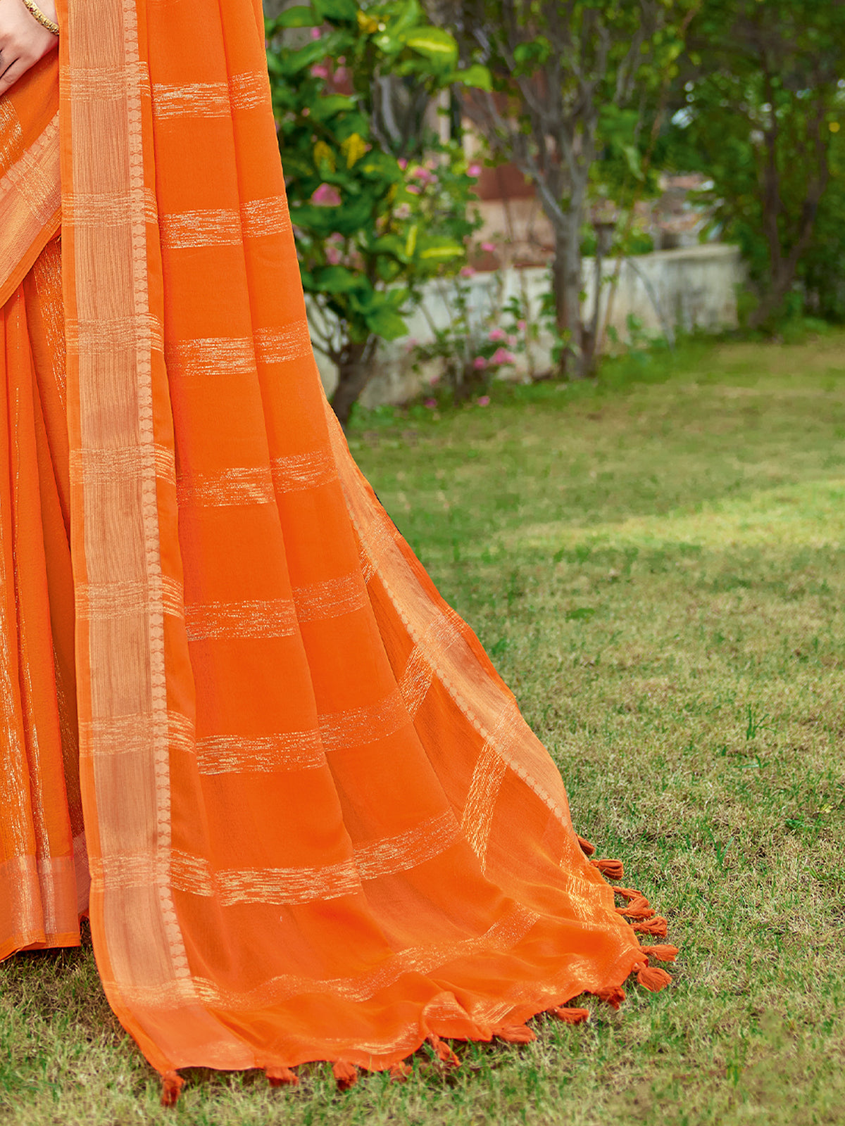 Orange Georgette saree – detail view 4