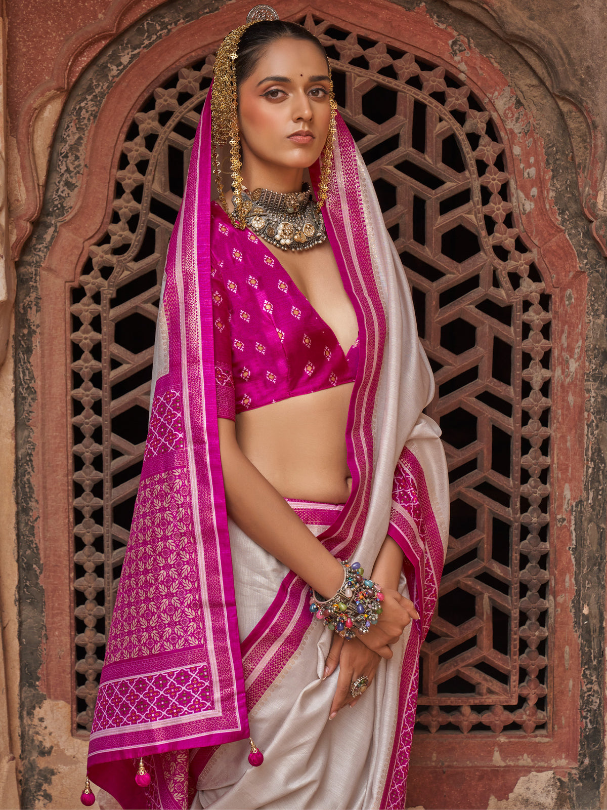 Off White Silk Blend saree – detail view 1