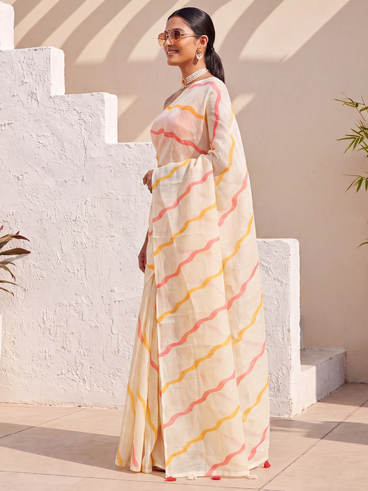 Cream Cotton Linen saree – detail view 2