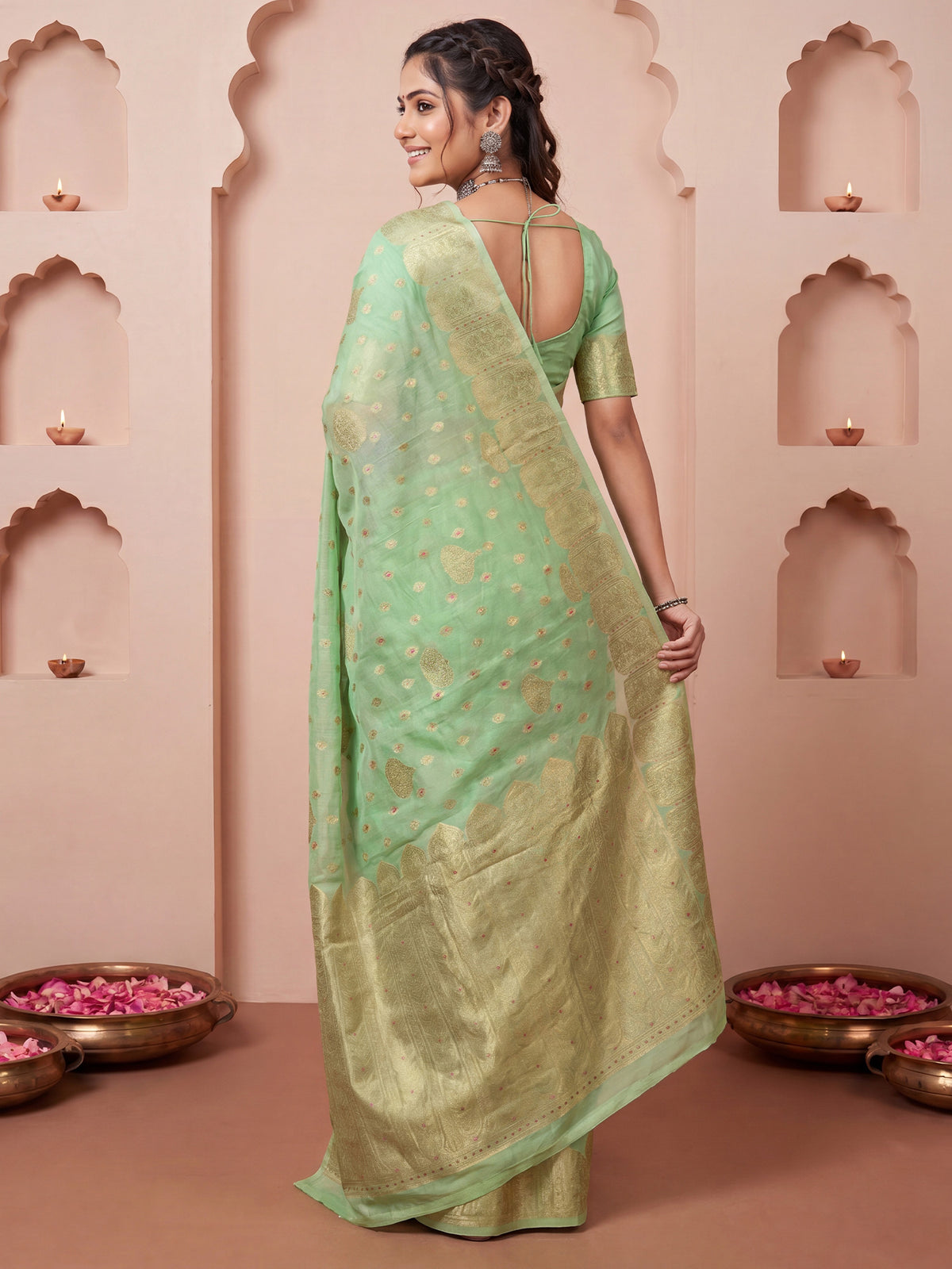 Mint Green Silk Blend saree – detail view 1