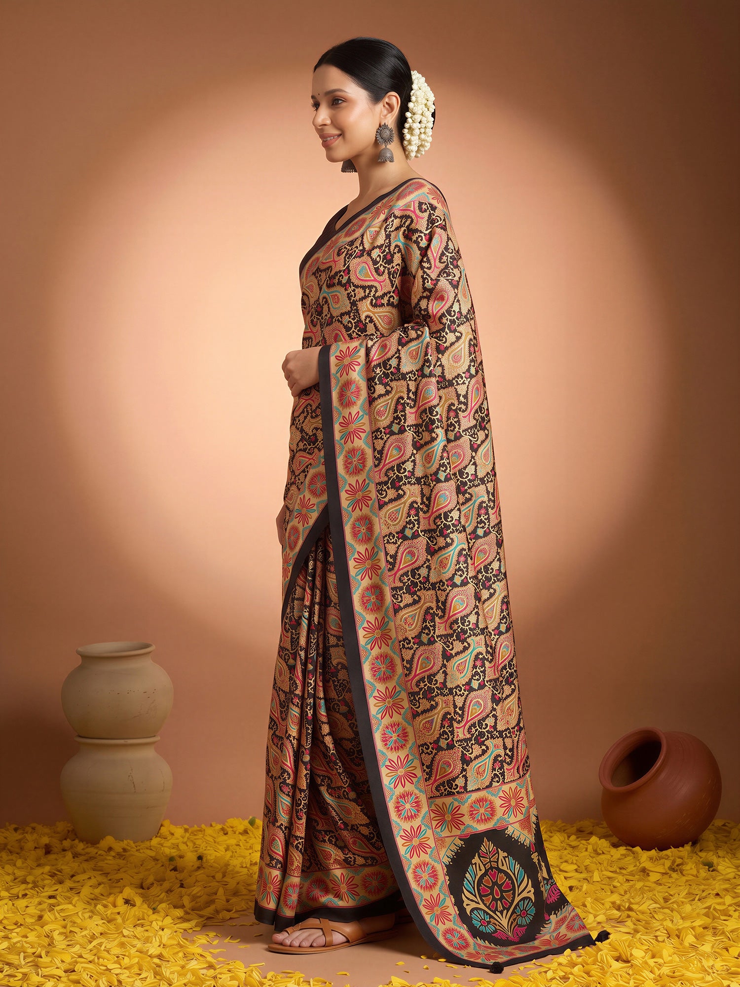 Assorted Silk Blend saree – detail view 2