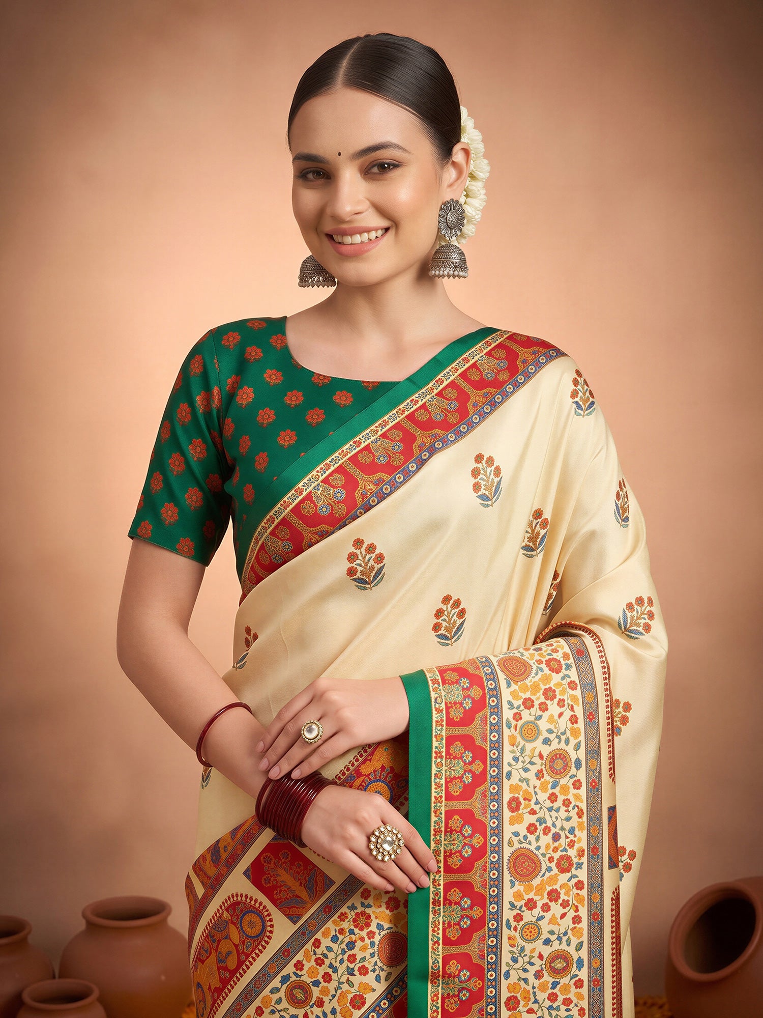 Cream Silk Blend saree – detail view 4
