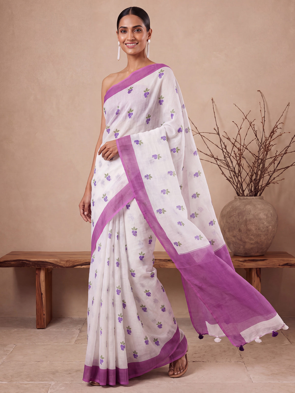 Fuchsia Cotton Linen saree – detail view 3