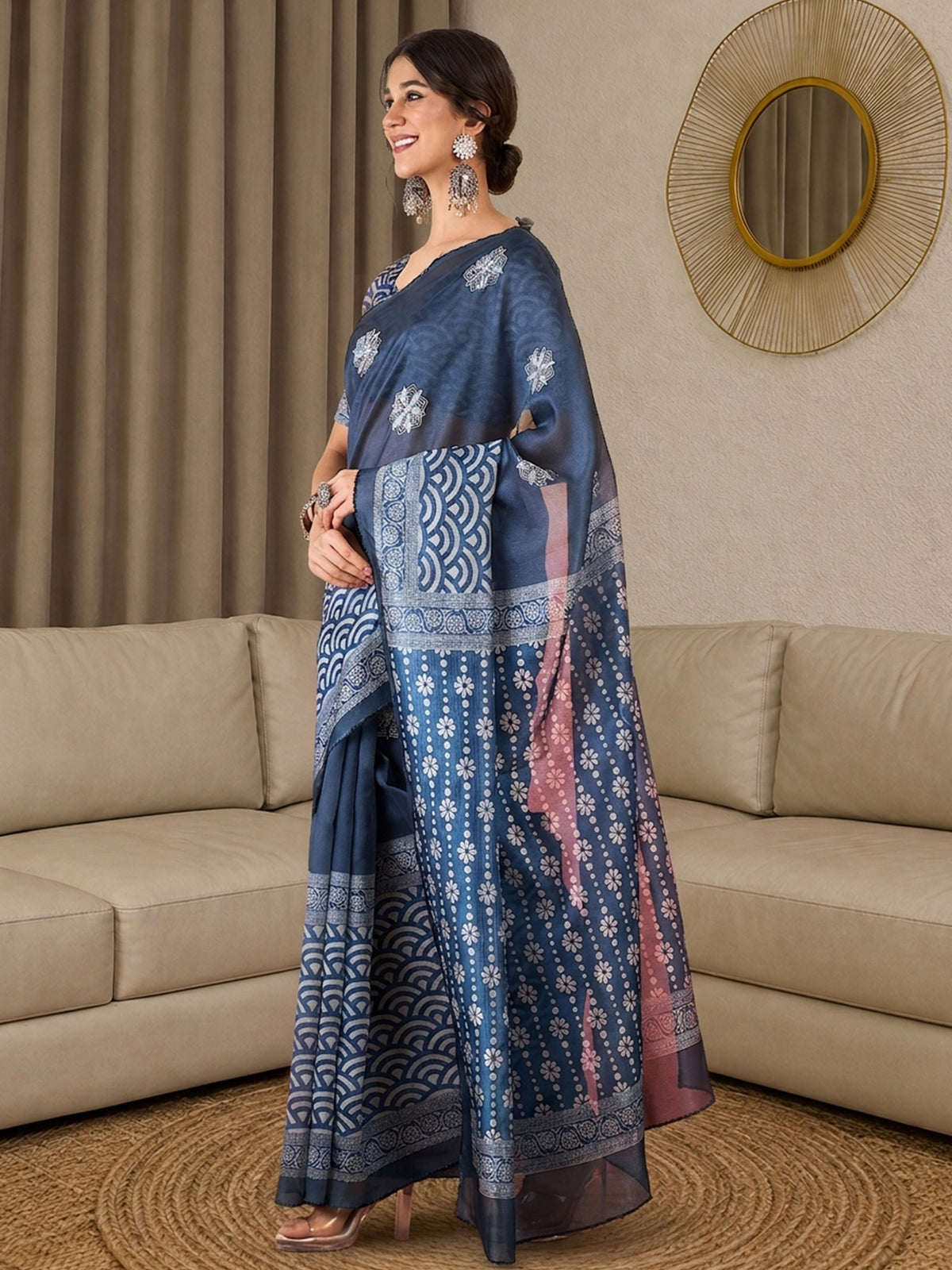 Blue Silk Blend saree – detail view 2