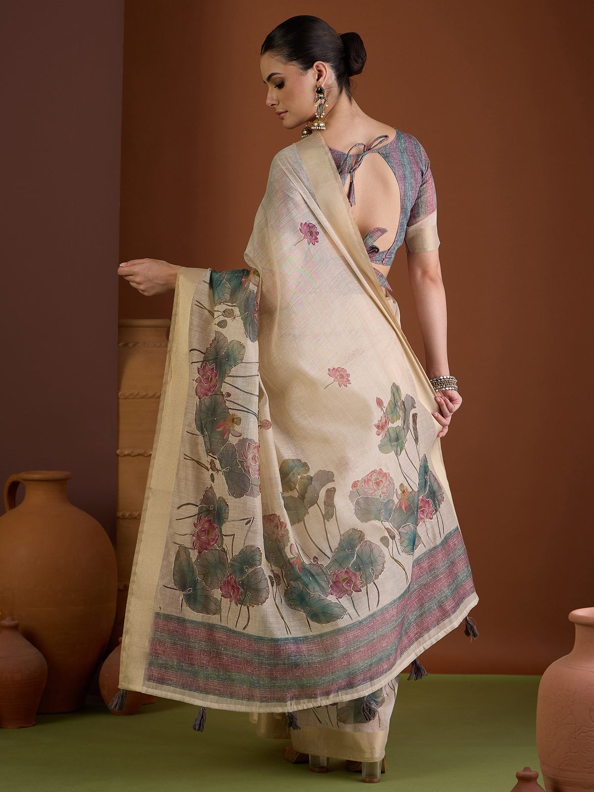 Beige linen blend saree view 2