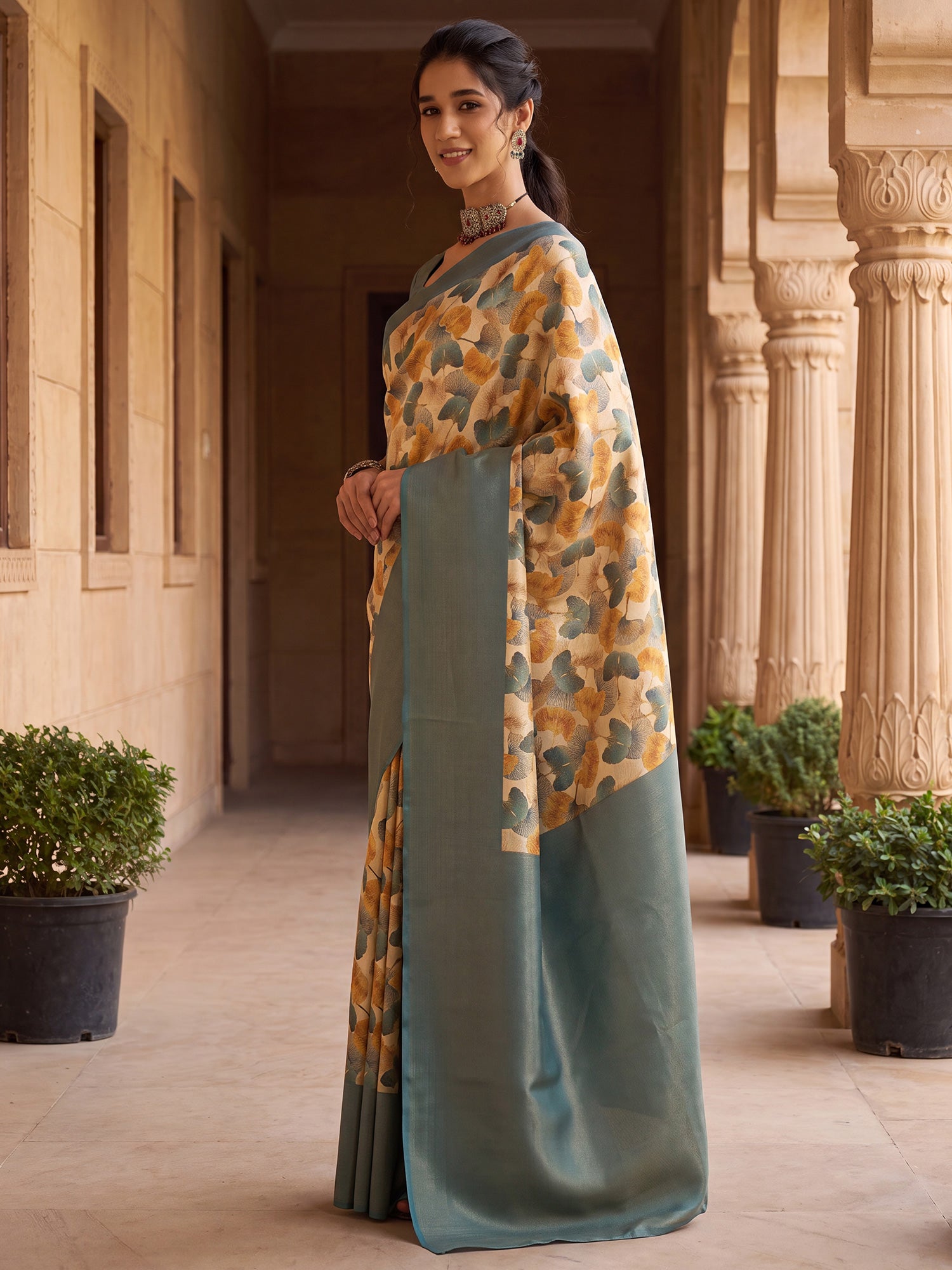 Cream Silk Blend saree – detail view 2