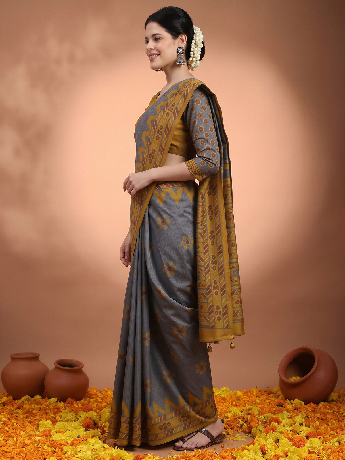 Charcoal Grey Silk Blend saree – detail view 2