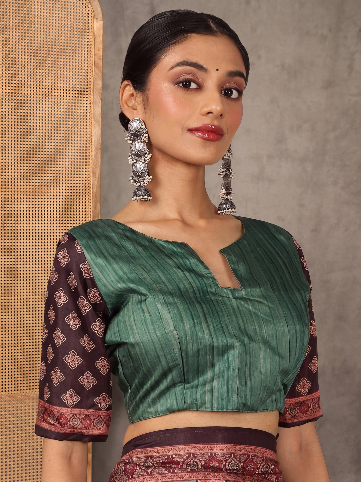 Teal Green Silk Blend saree – detail view 4