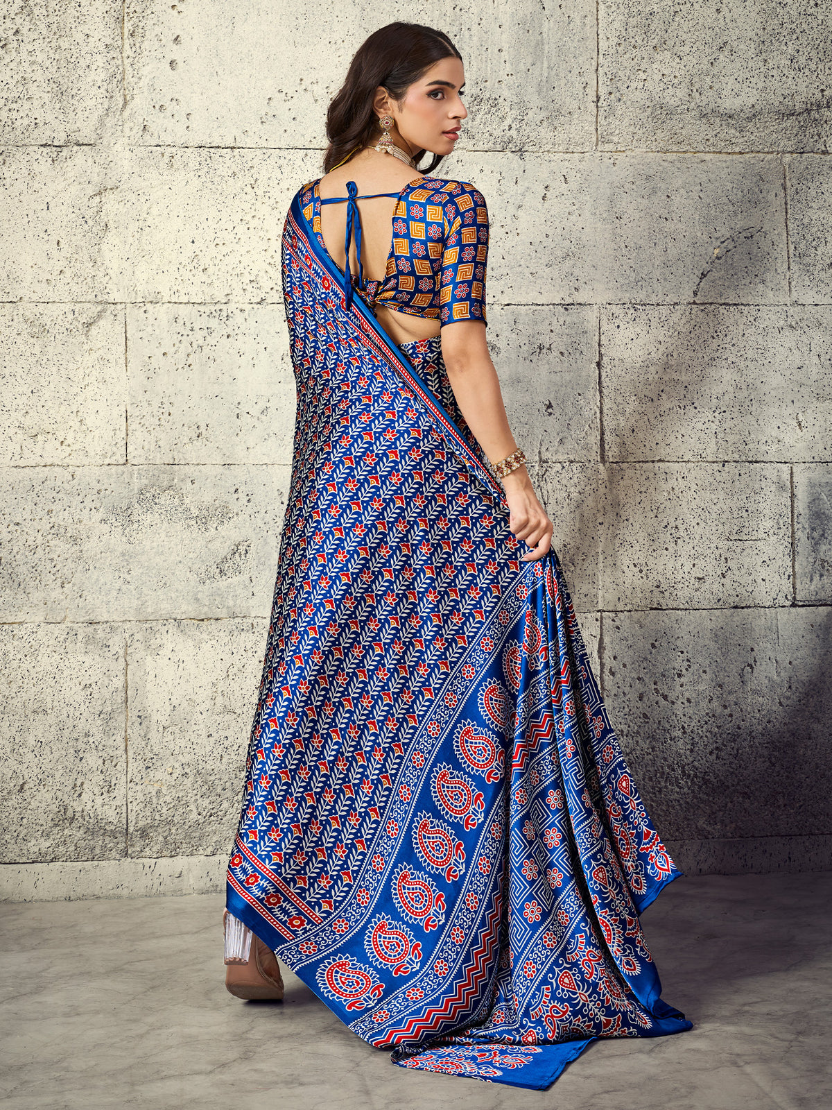 Blue Satin saree – detail view 1