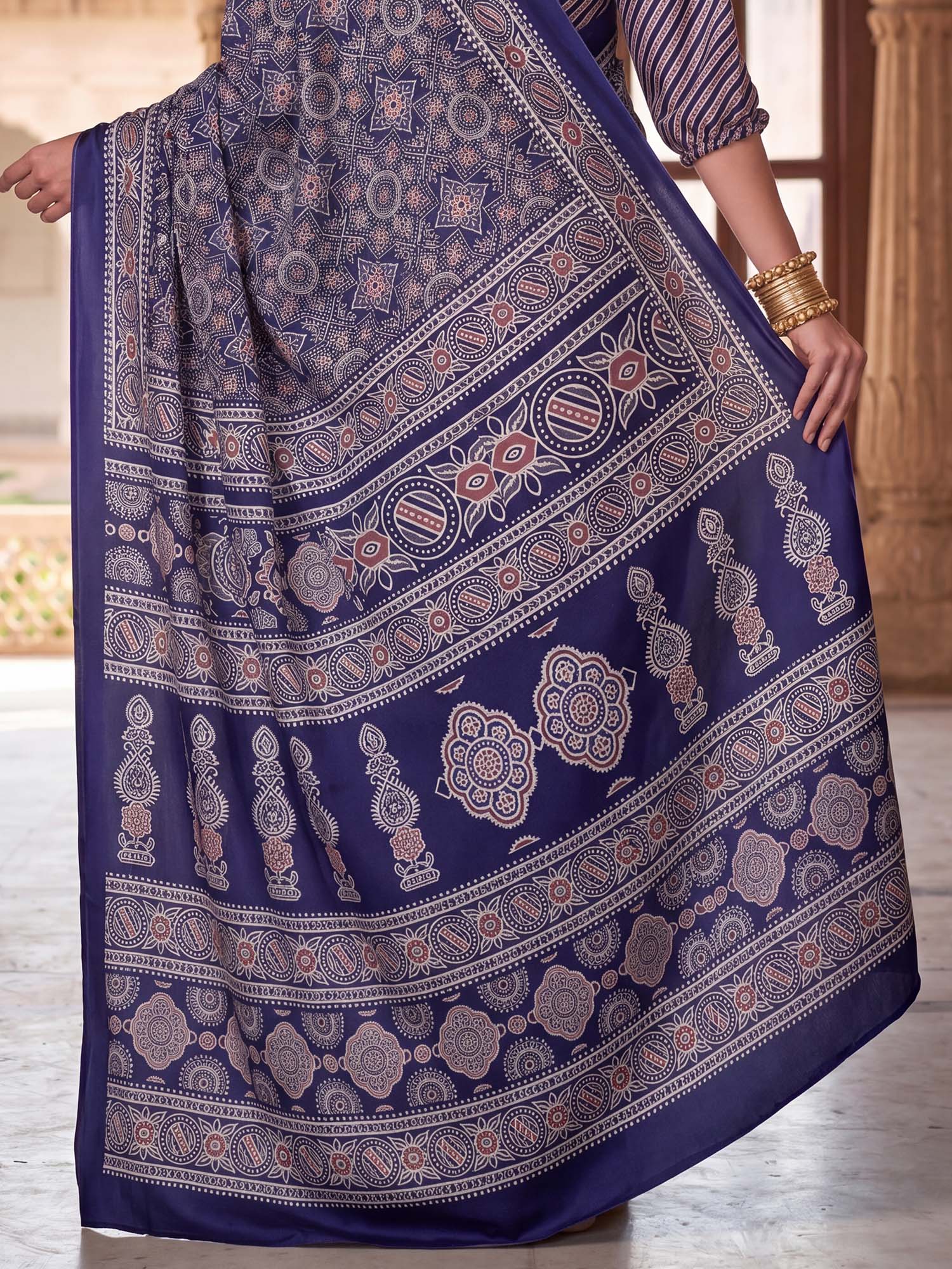 Navy Blue Crepe saree – detail view 5