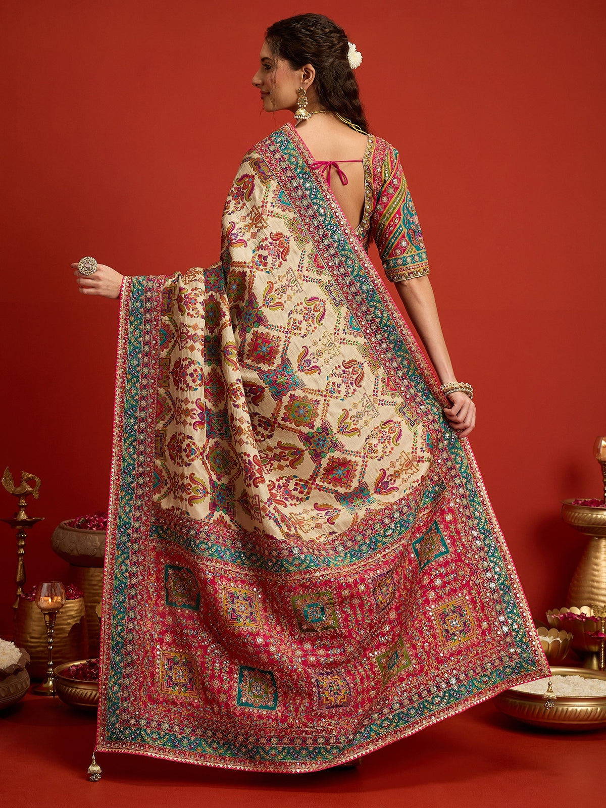 Cream Silk Blend saree – detail view 2