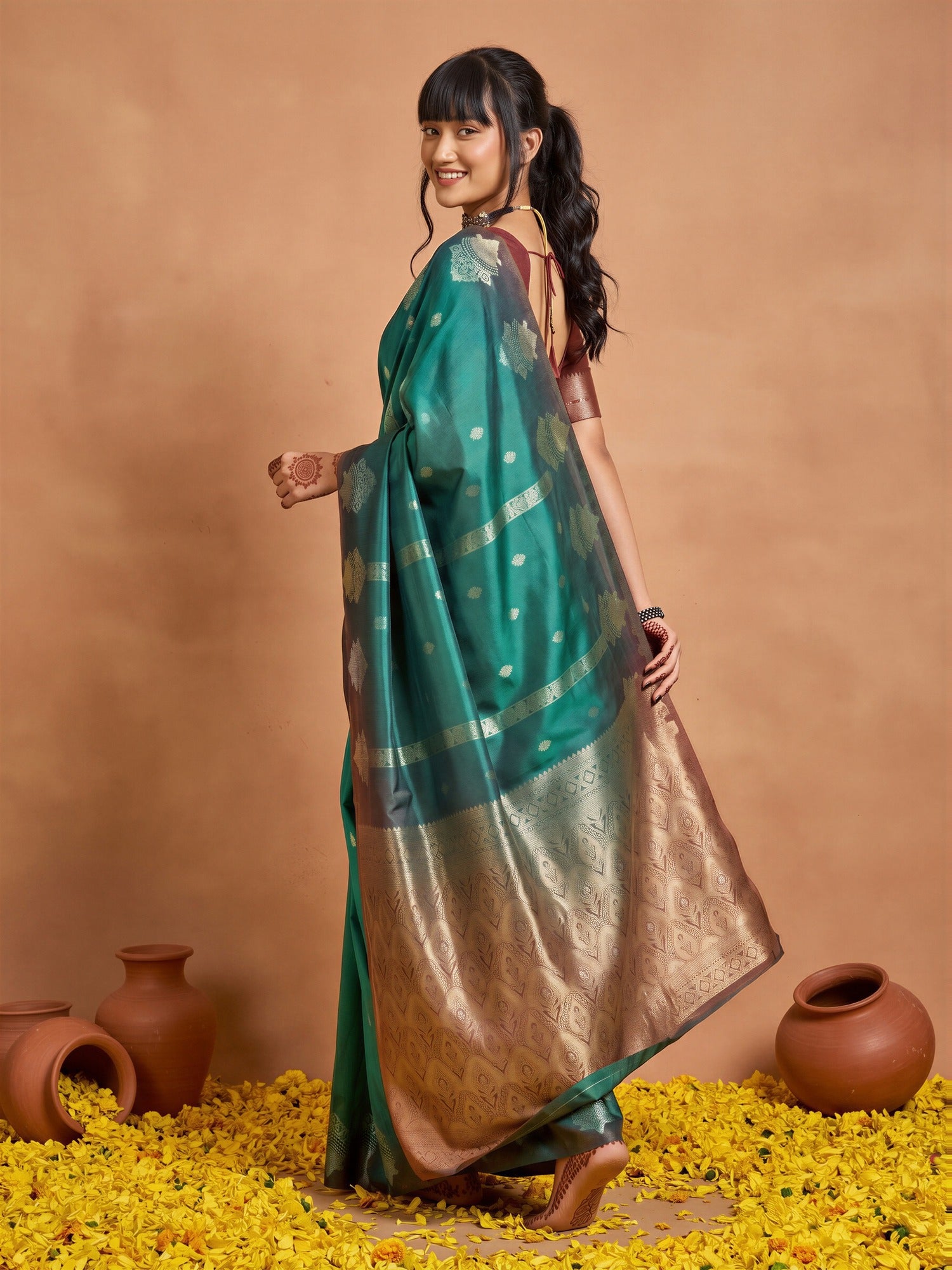 Teal Green Cotton Blend saree – detail view 1