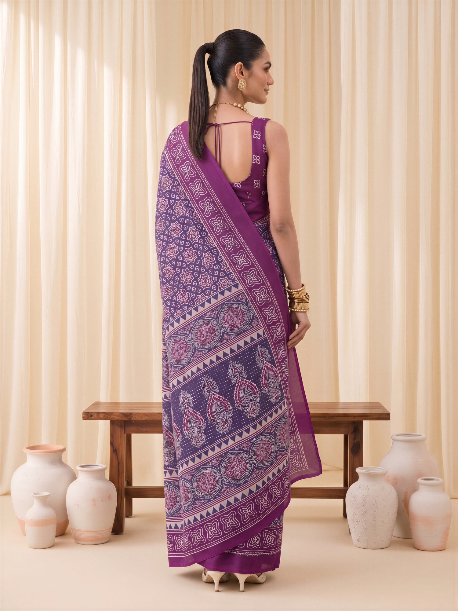 Purple Crepe saree – detail view 1
