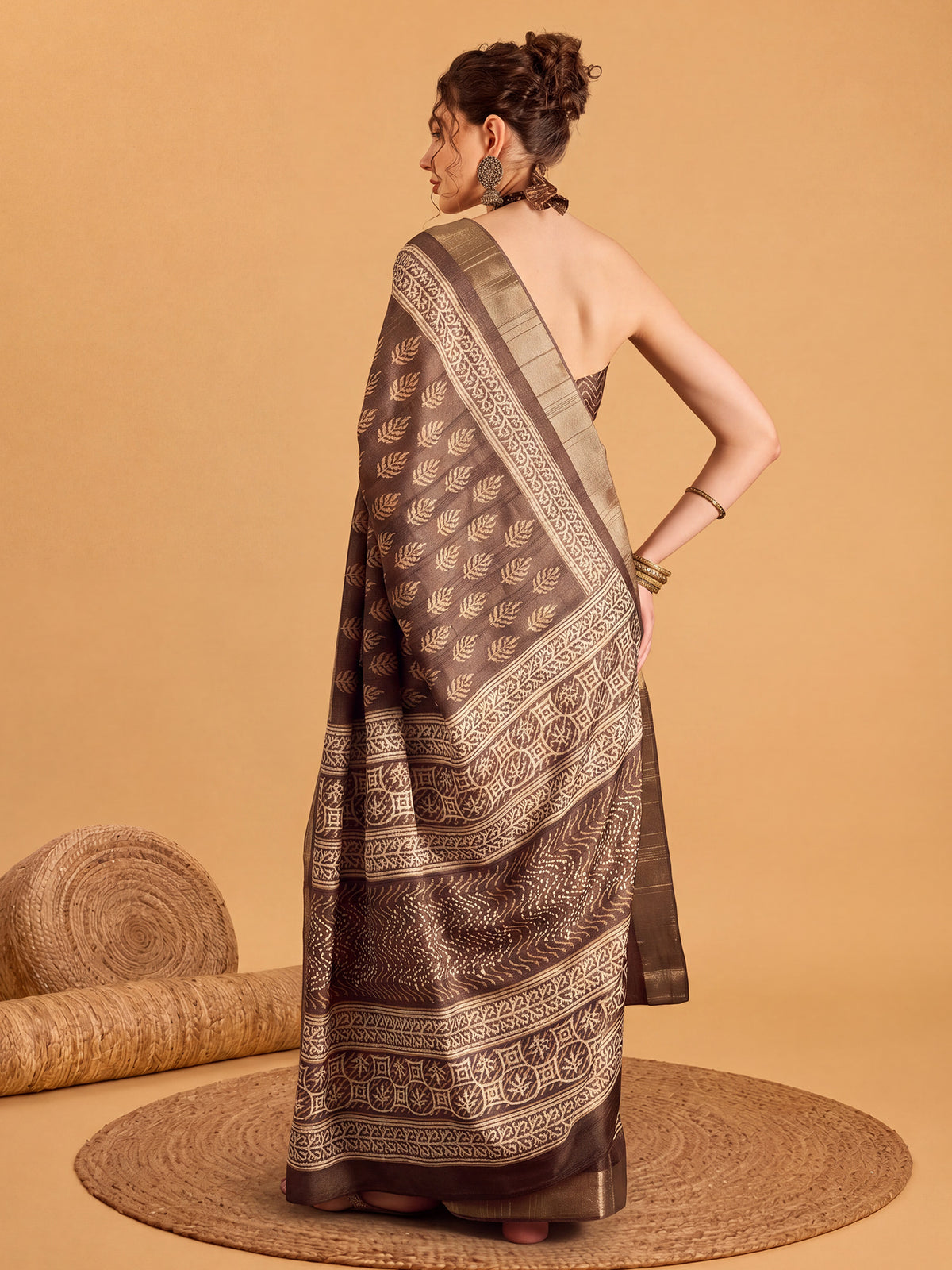 Brown Silk Blend saree – detail view 1