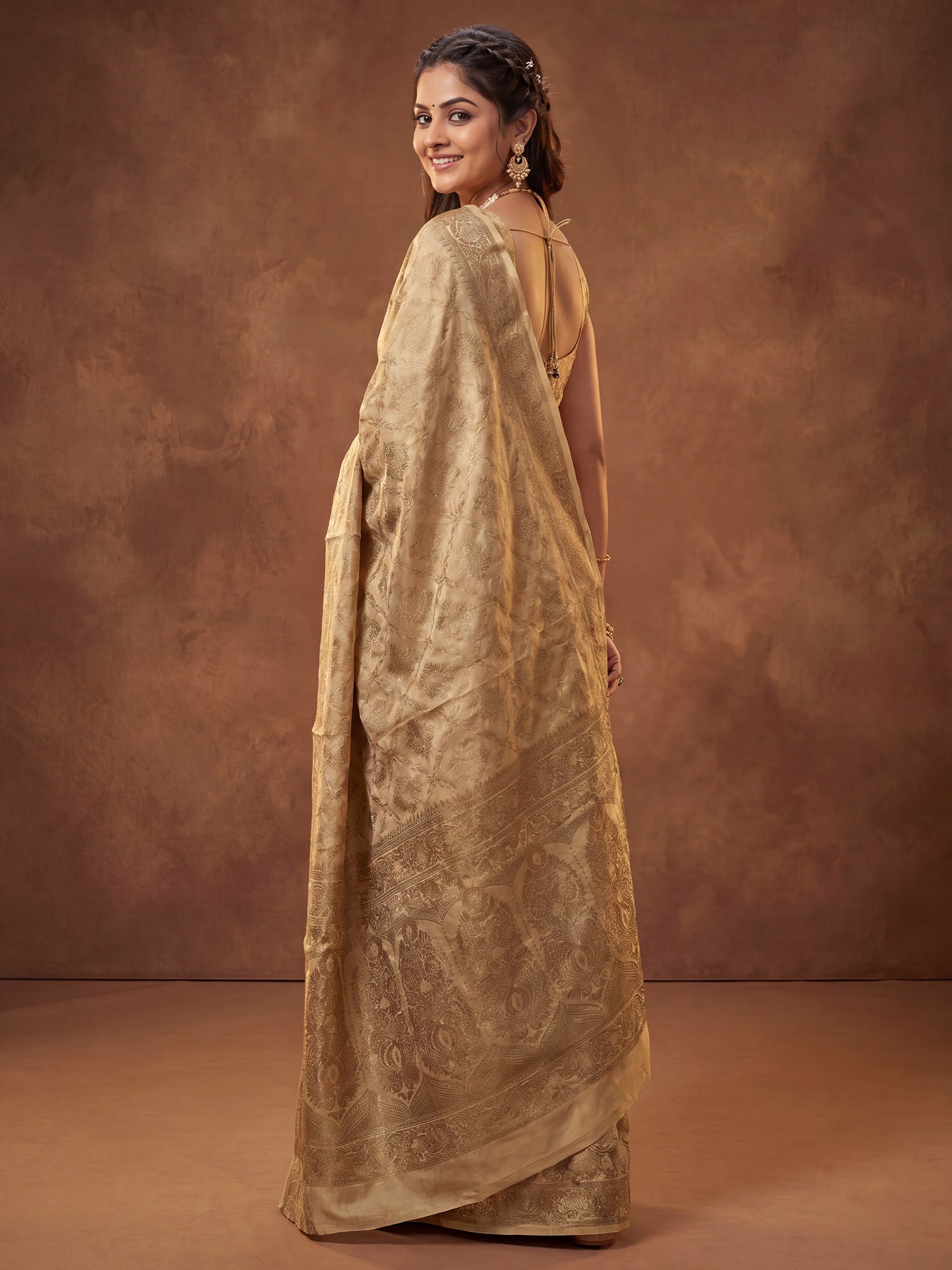 Cream Silk Blend saree – detail view 1