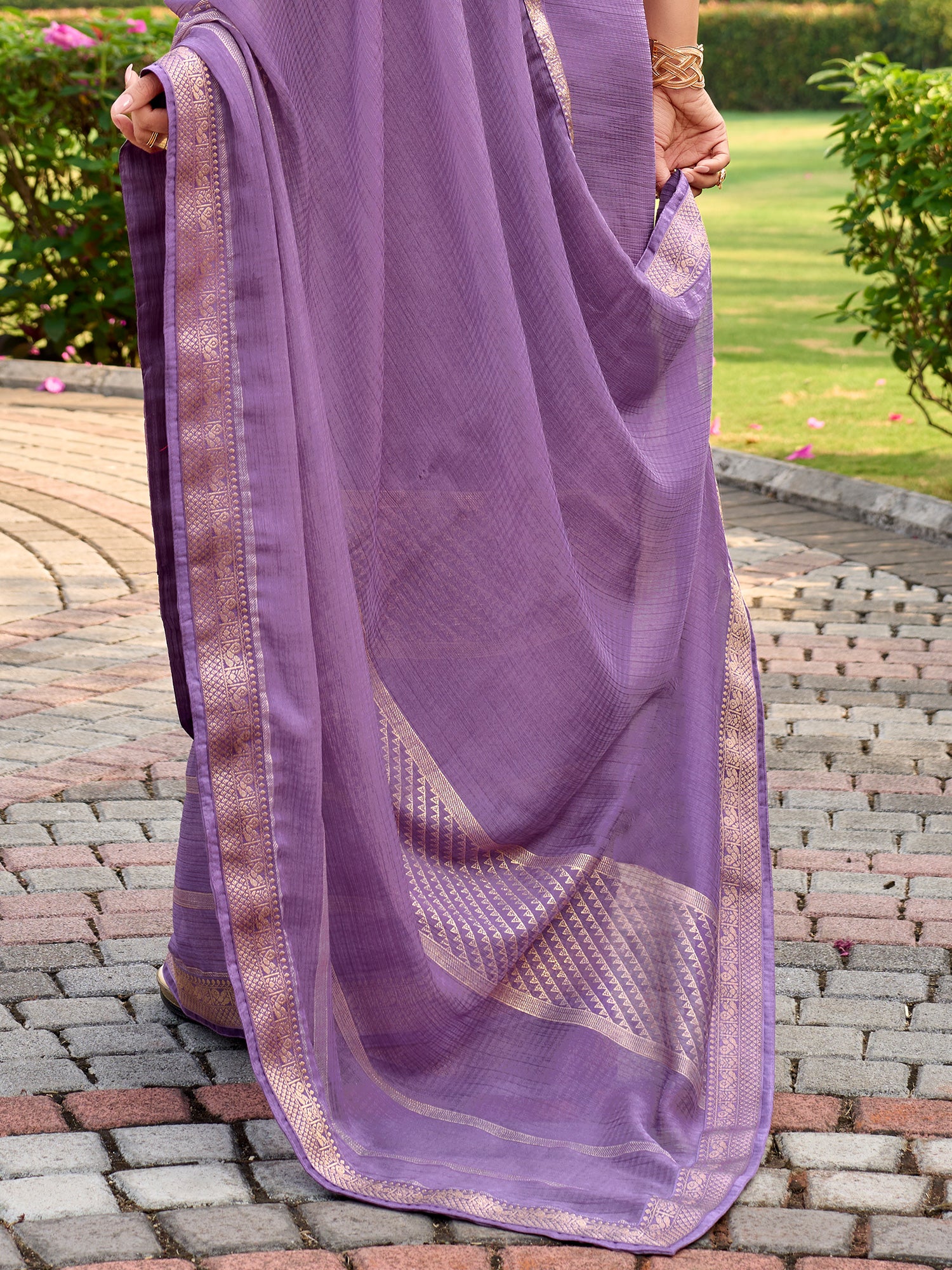 Lavender Chiffon saree – detail view 5