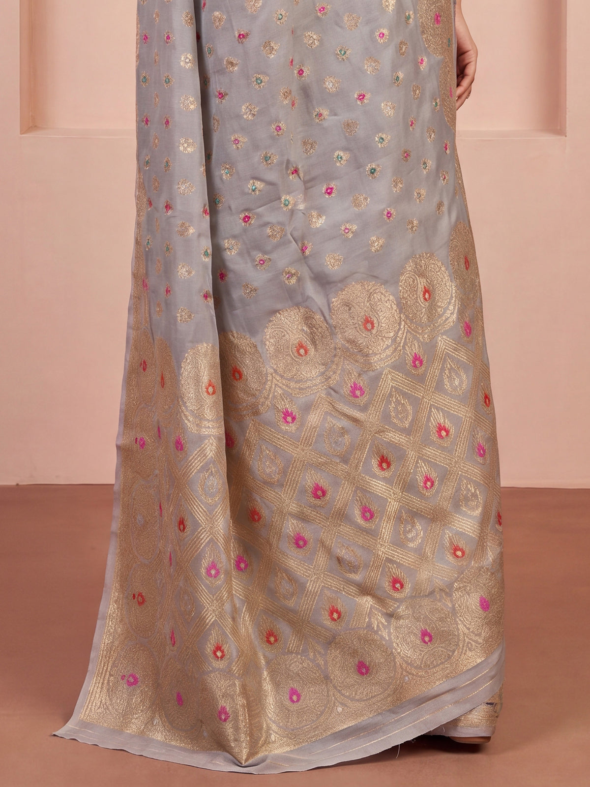 Grey Silk Blend saree – detail view 5