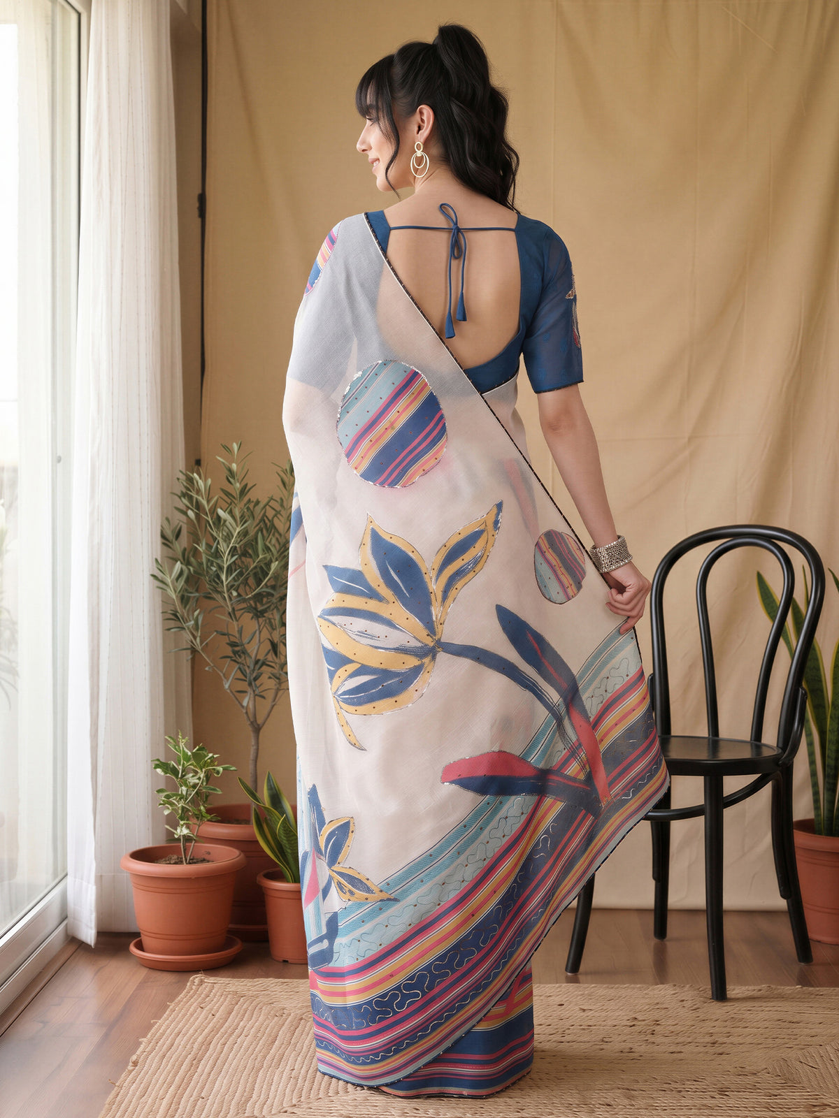 White Organza saree – detail view 1