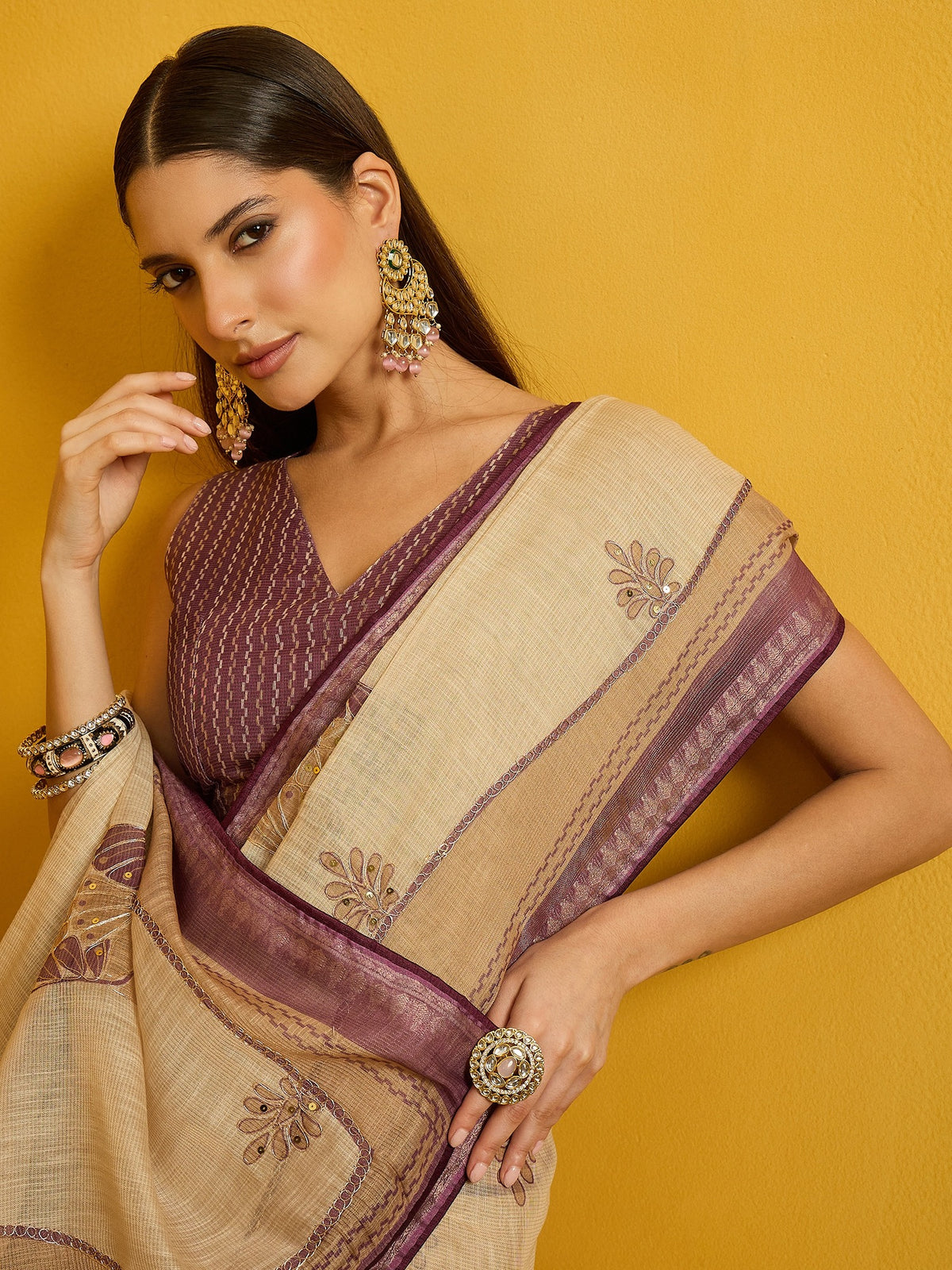 Beige Cotton Blend saree – detail view 3