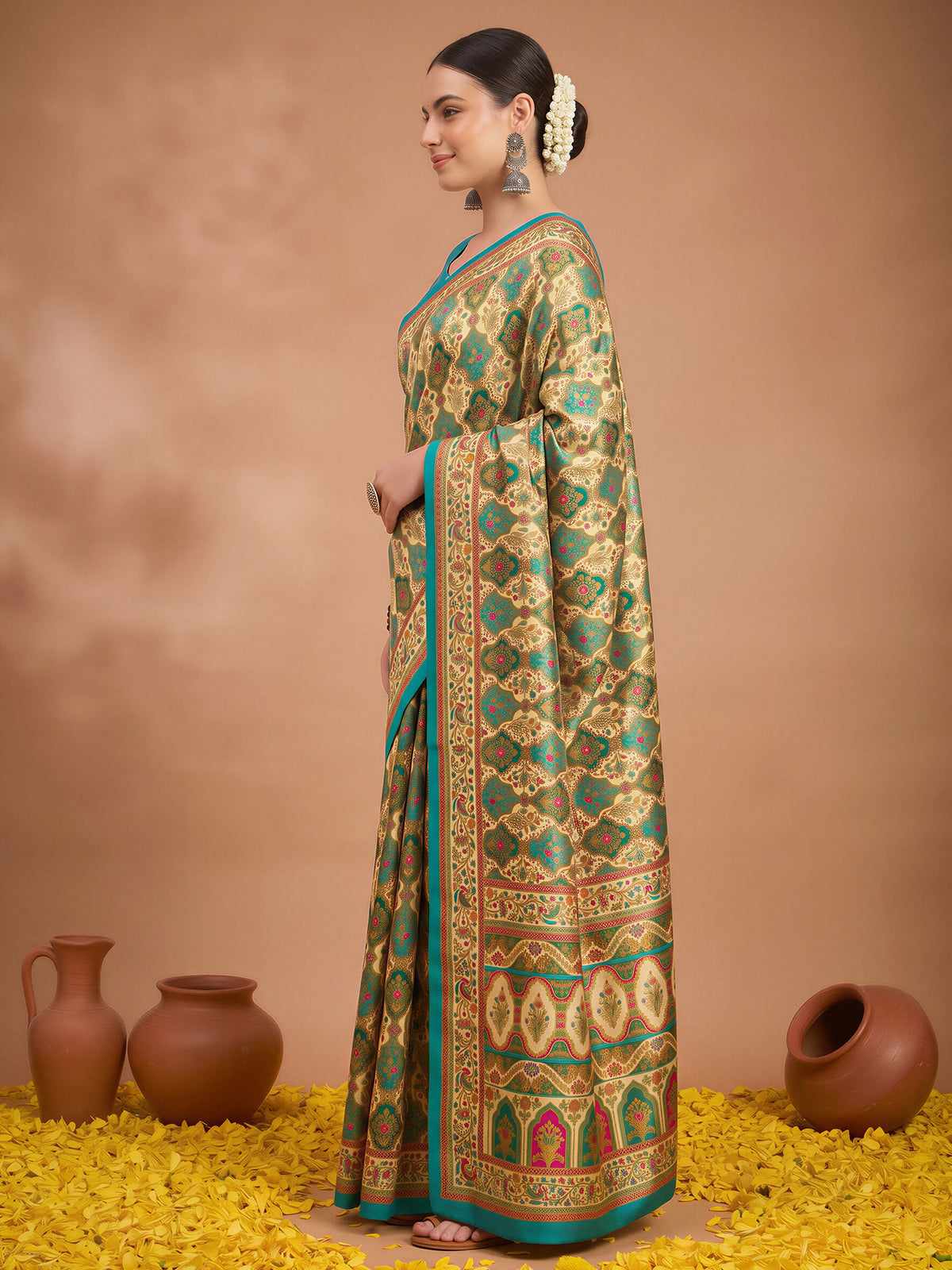 Cream Silk Blend saree – detail view 2