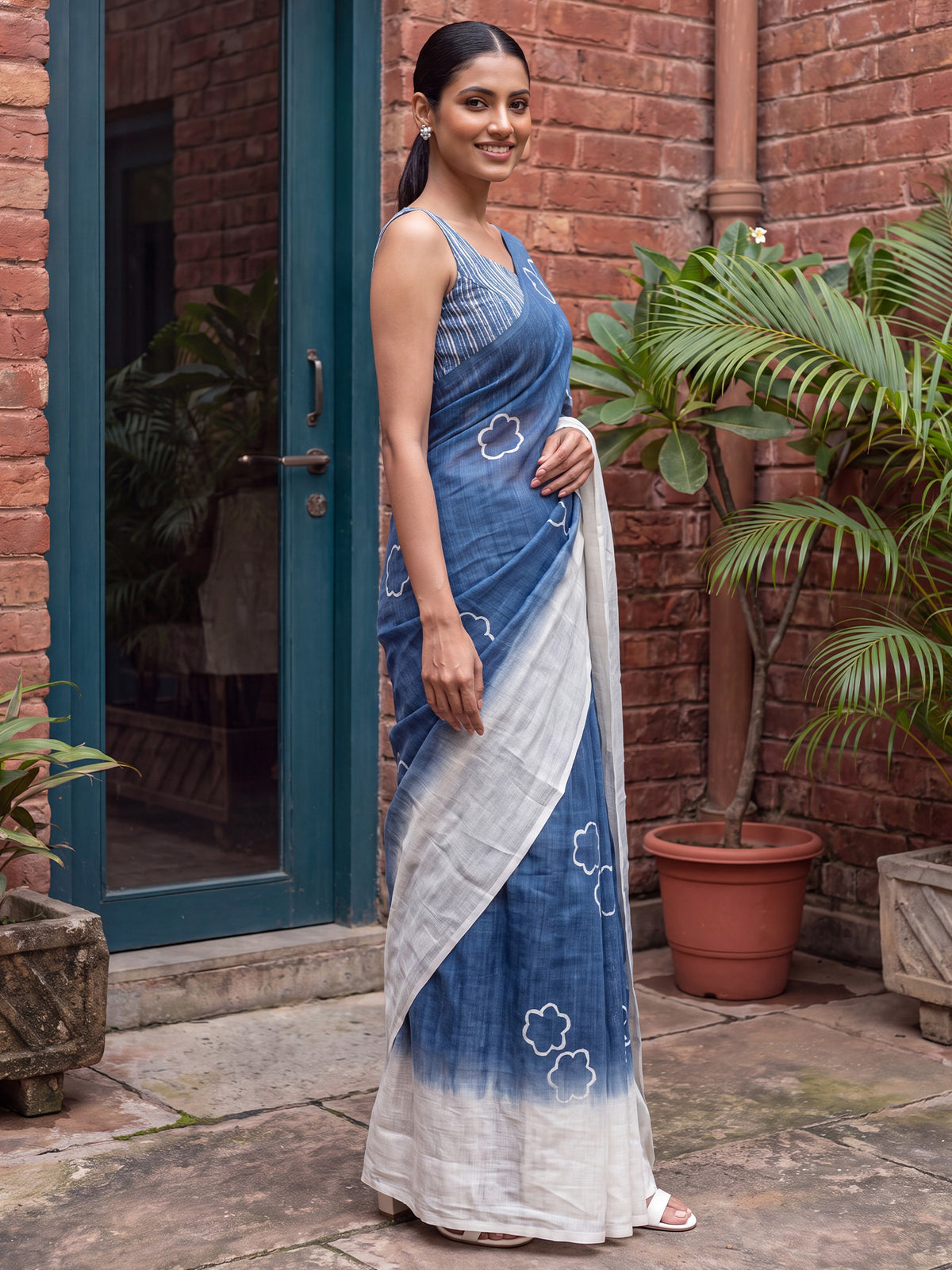 Indigo Cotton Linen saree – detail view 2