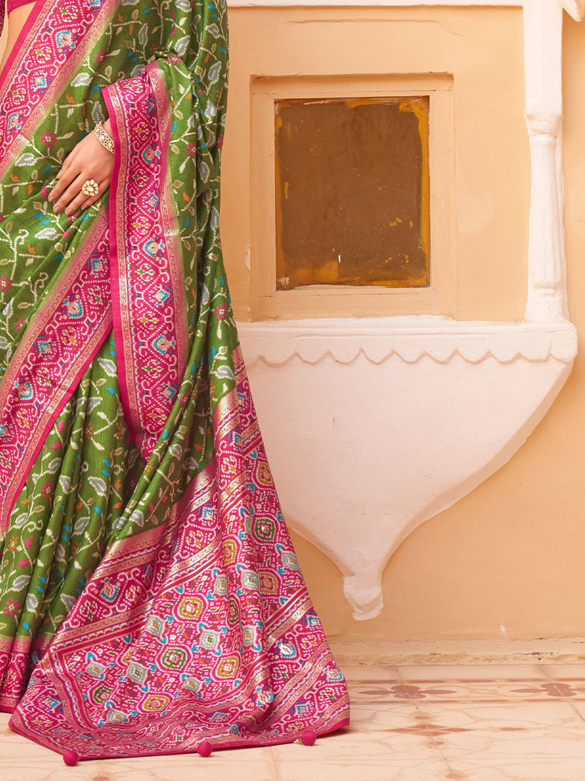 Green Silk Blend saree – detail view 4