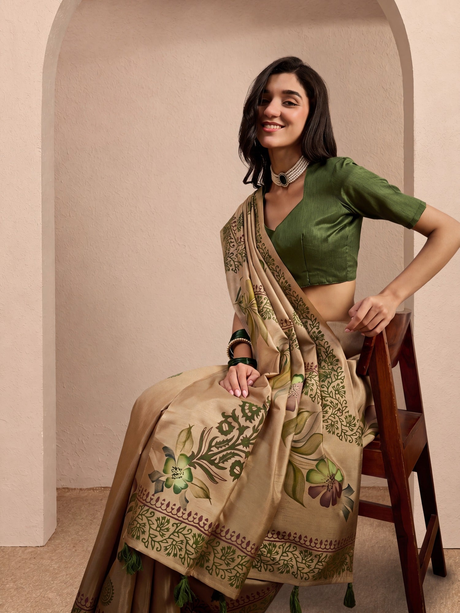 Beige Silk Blend saree – detail view 3