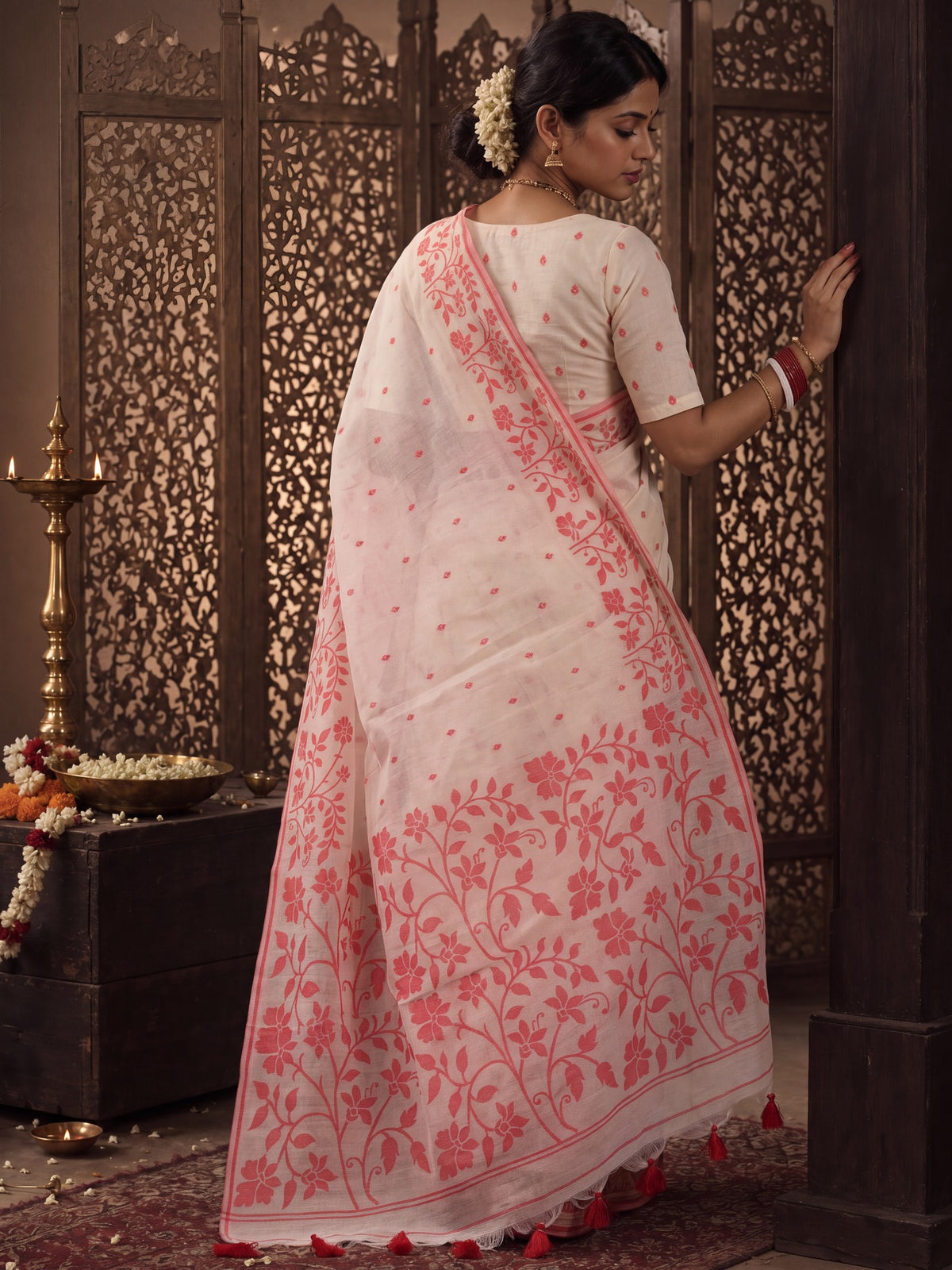 White Cotton Linen saree – detail view 3