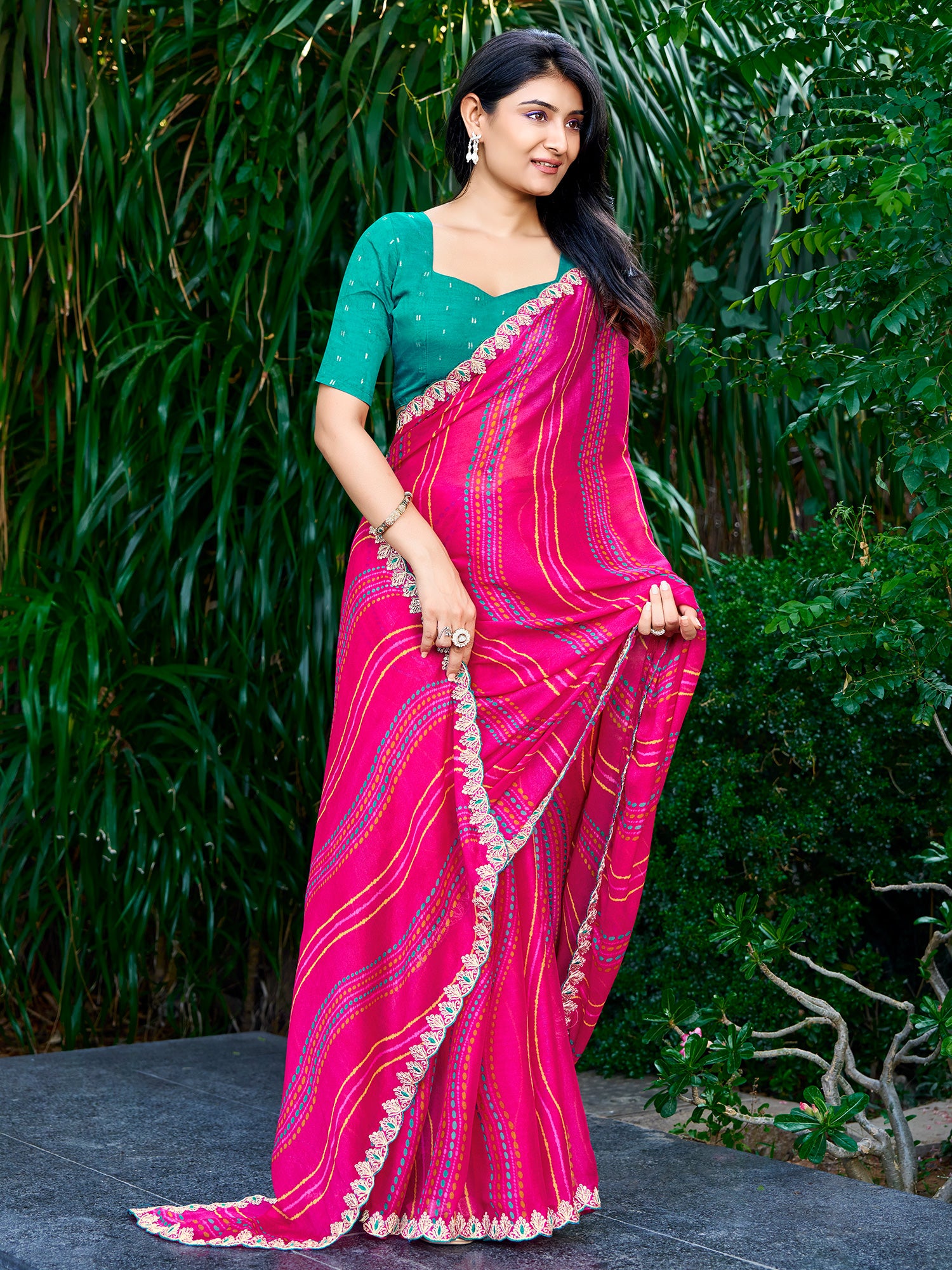 Pink Georgette saree – detail view 1