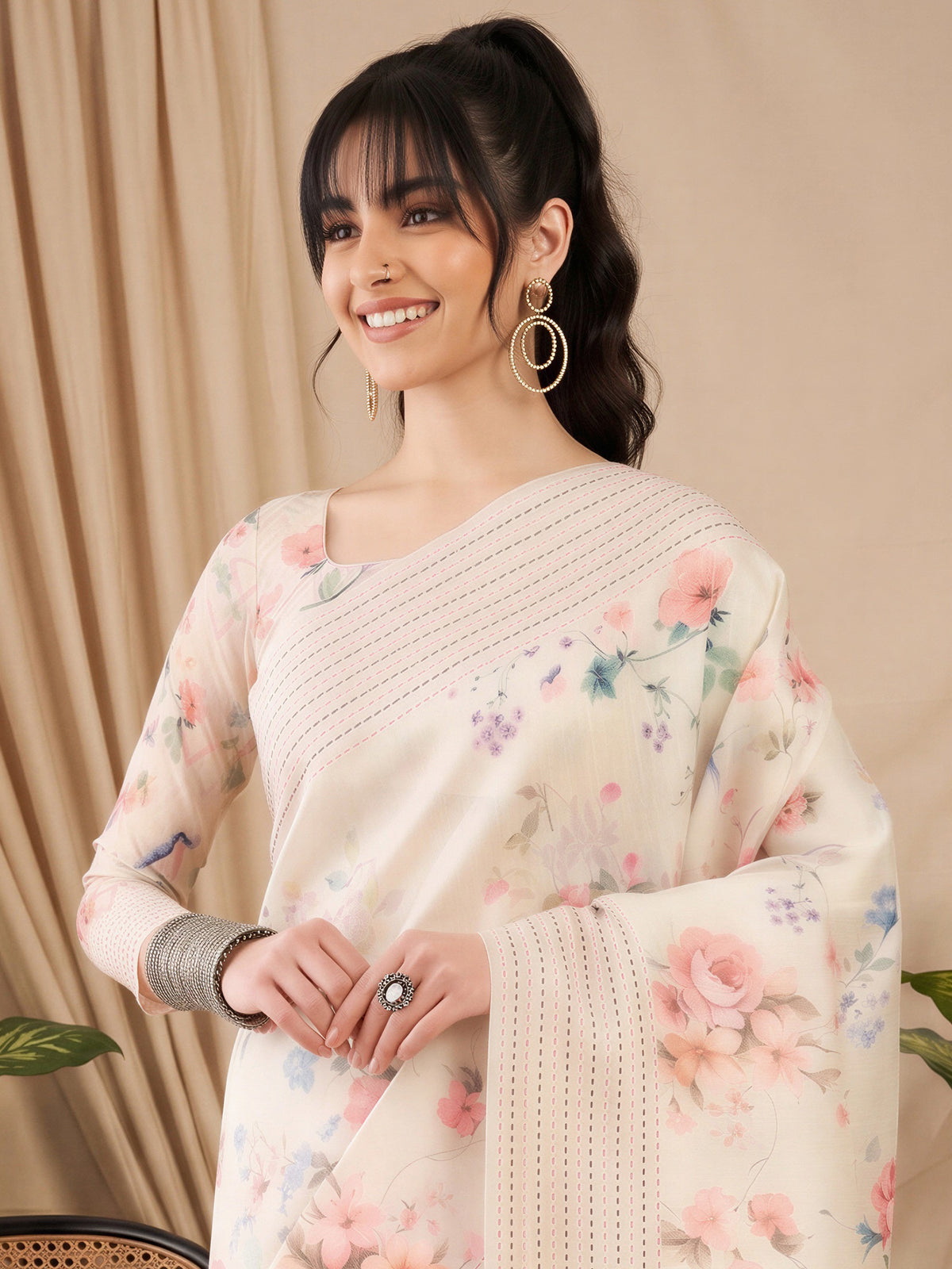 Off White Silk Cotton saree – detail view 4