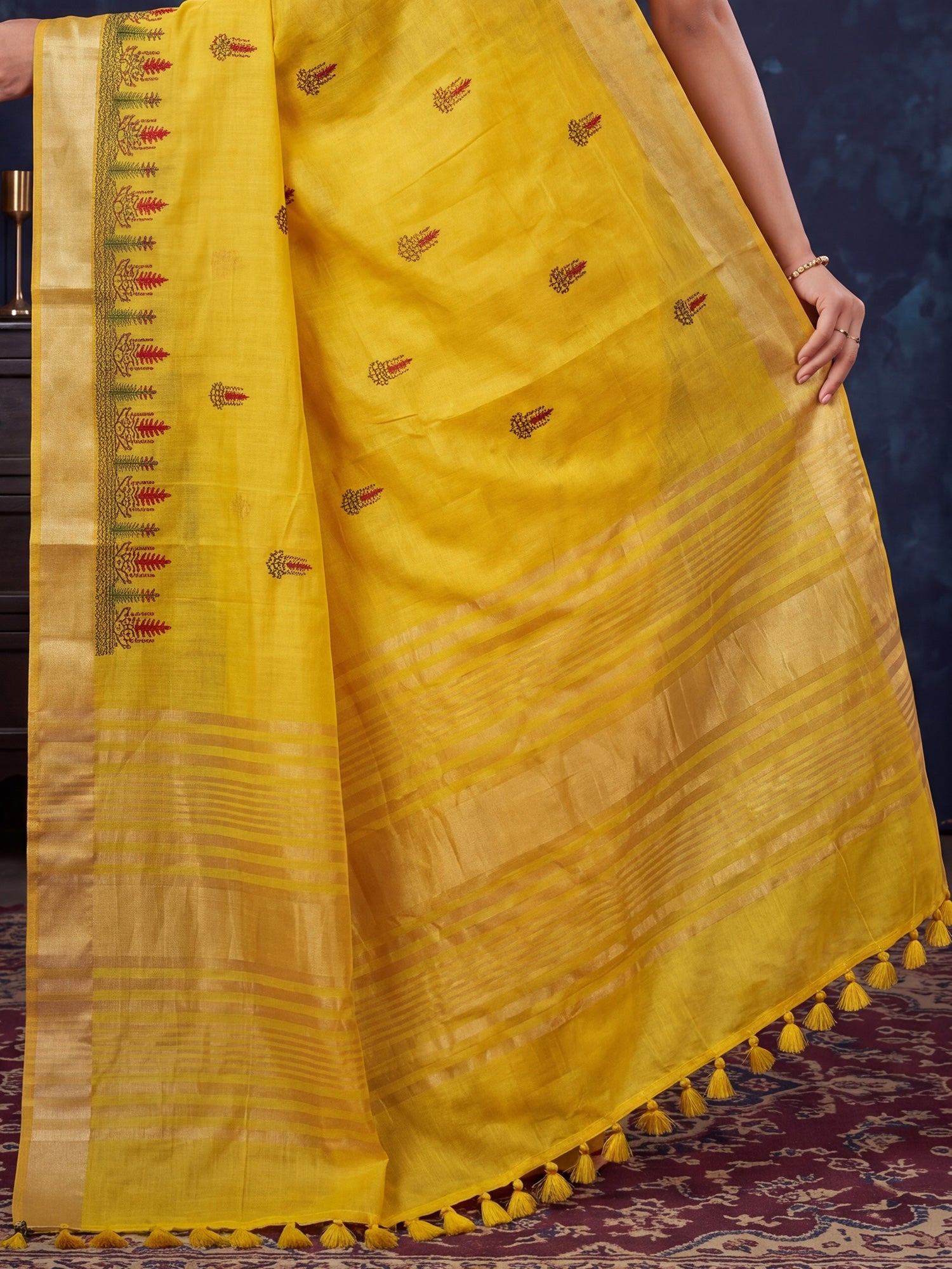 Yellow Cotton Linen saree – detail view 5