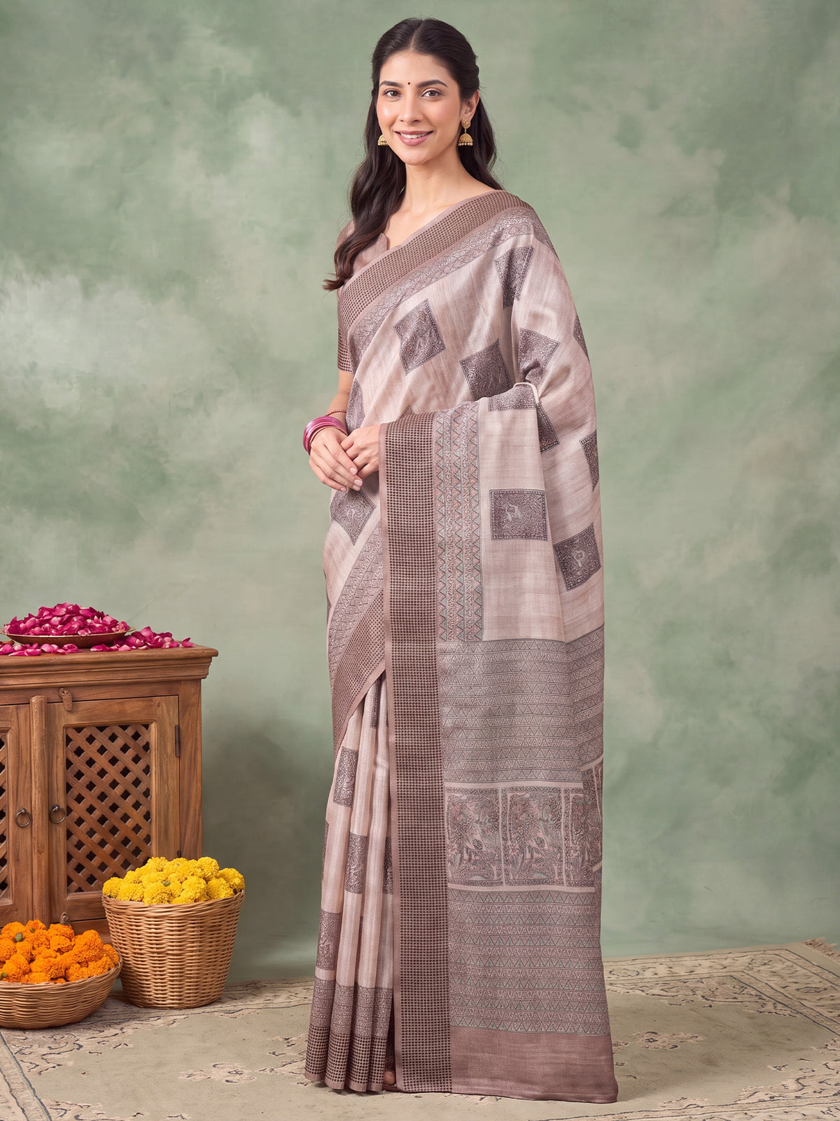 Beige Manipuri Silk saree – detail view 3