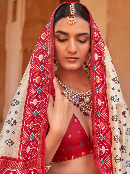 Cream Silk Blend saree – detail view 1