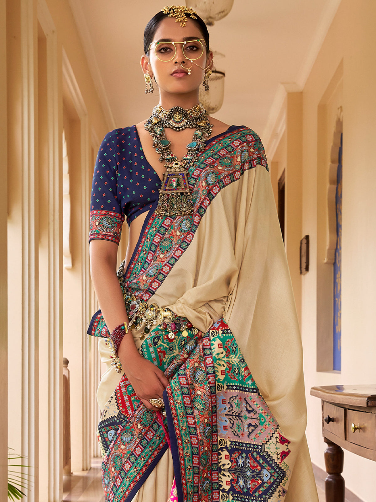 Beige Silk Blend saree – detail view 3
